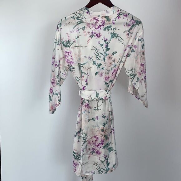 Flora Nikrooz Robe Women’s Size Small Medium Floral Print 3/4 Sleeve Short Robe - Picture 7 of 9